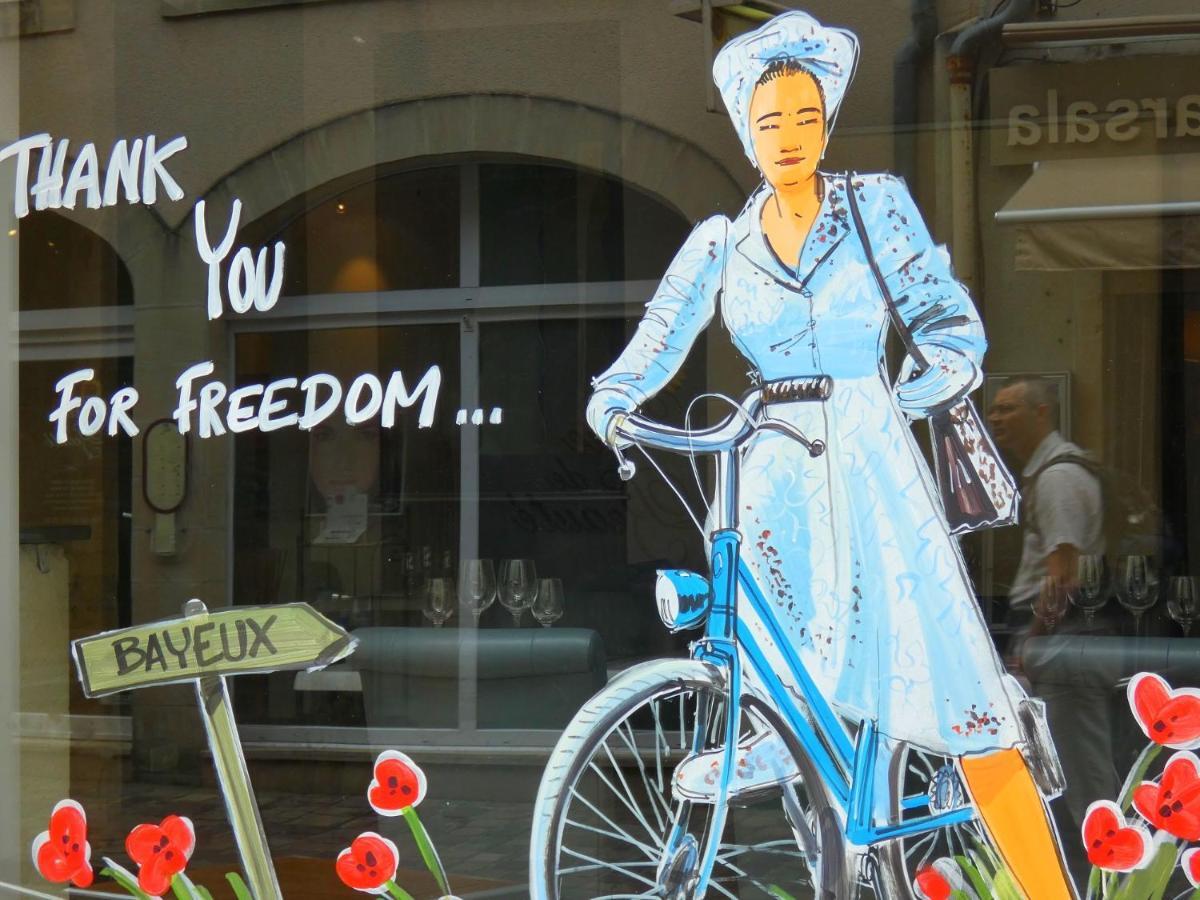 Freedom Grand Triplex Lumineux Decoration Contemporaine - Plein Centre Historique Bayeux - Parking Gratuit A Proximite Proche Commerces Restaurants - Plages Du Debarquement Exterior foto
